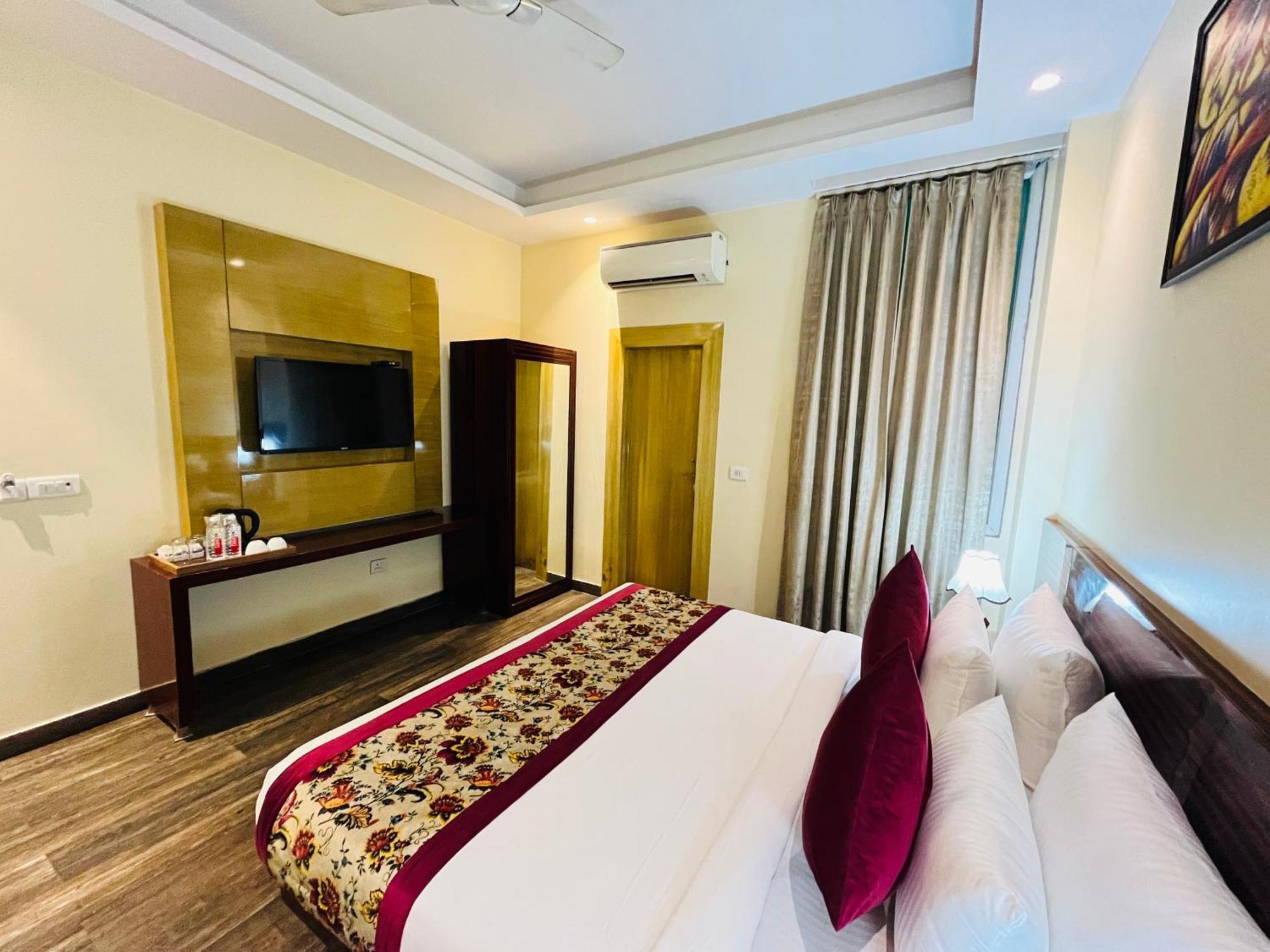 Hotel Banz Near Indira Gandhi Airport Delhi New Delhi Exteriör bild