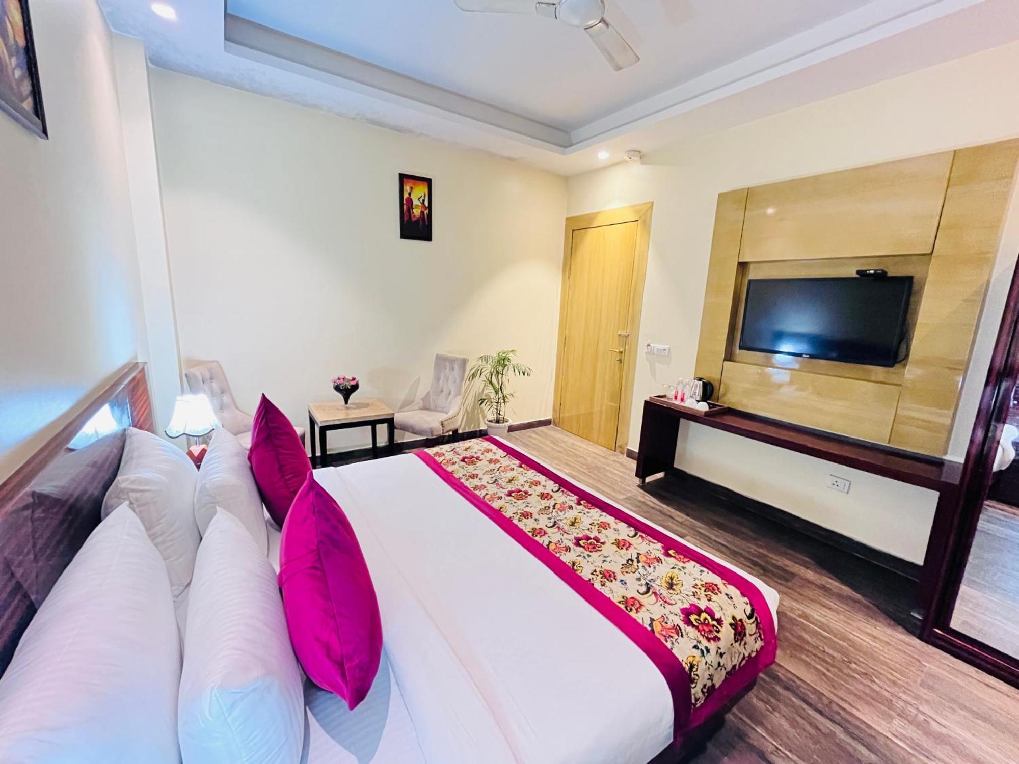 Hotel Banz Near Indira Gandhi Airport Delhi New Delhi Exteriör bild