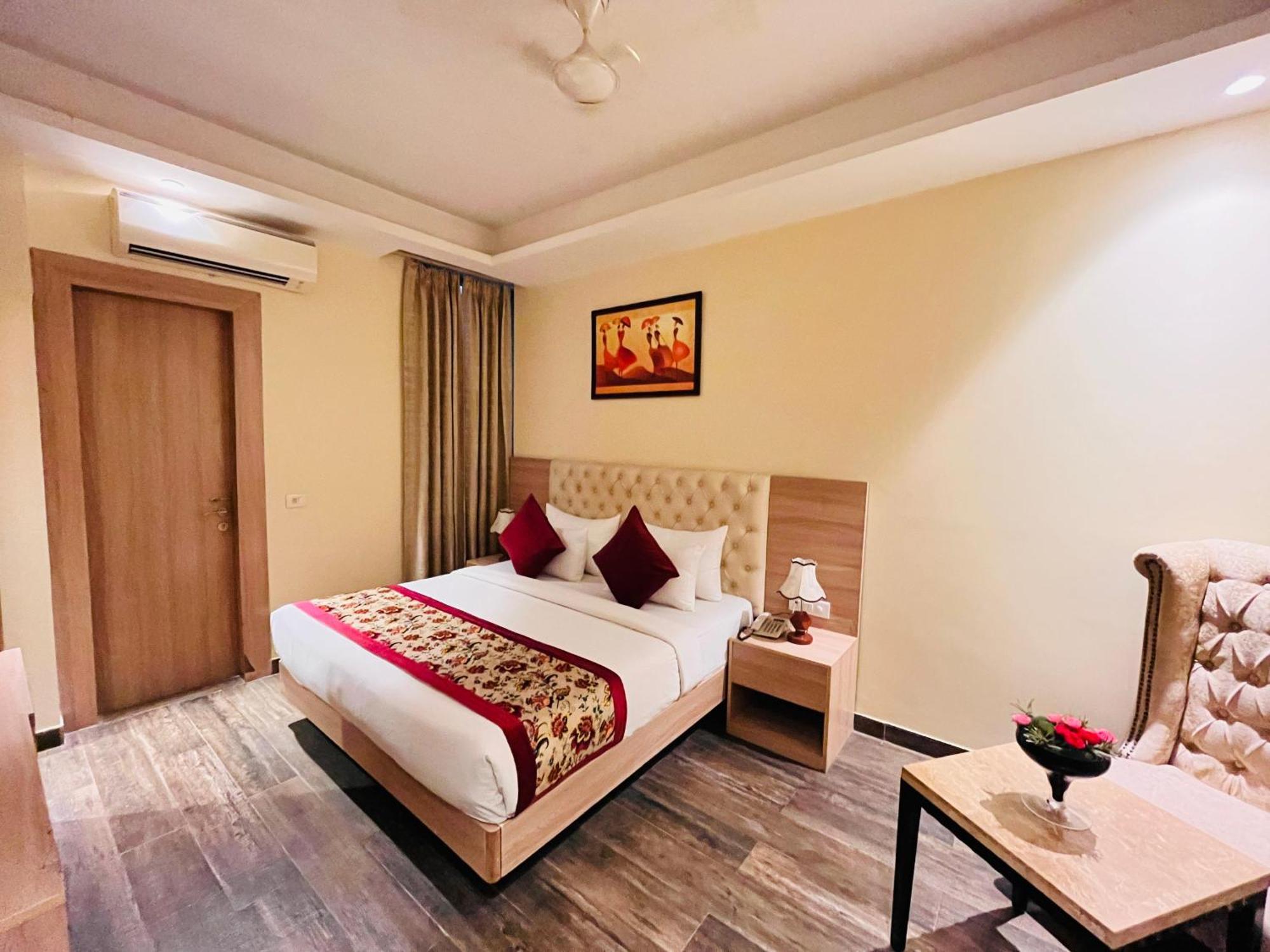 Hotel Banz Near Indira Gandhi Airport Delhi New Delhi Exteriör bild