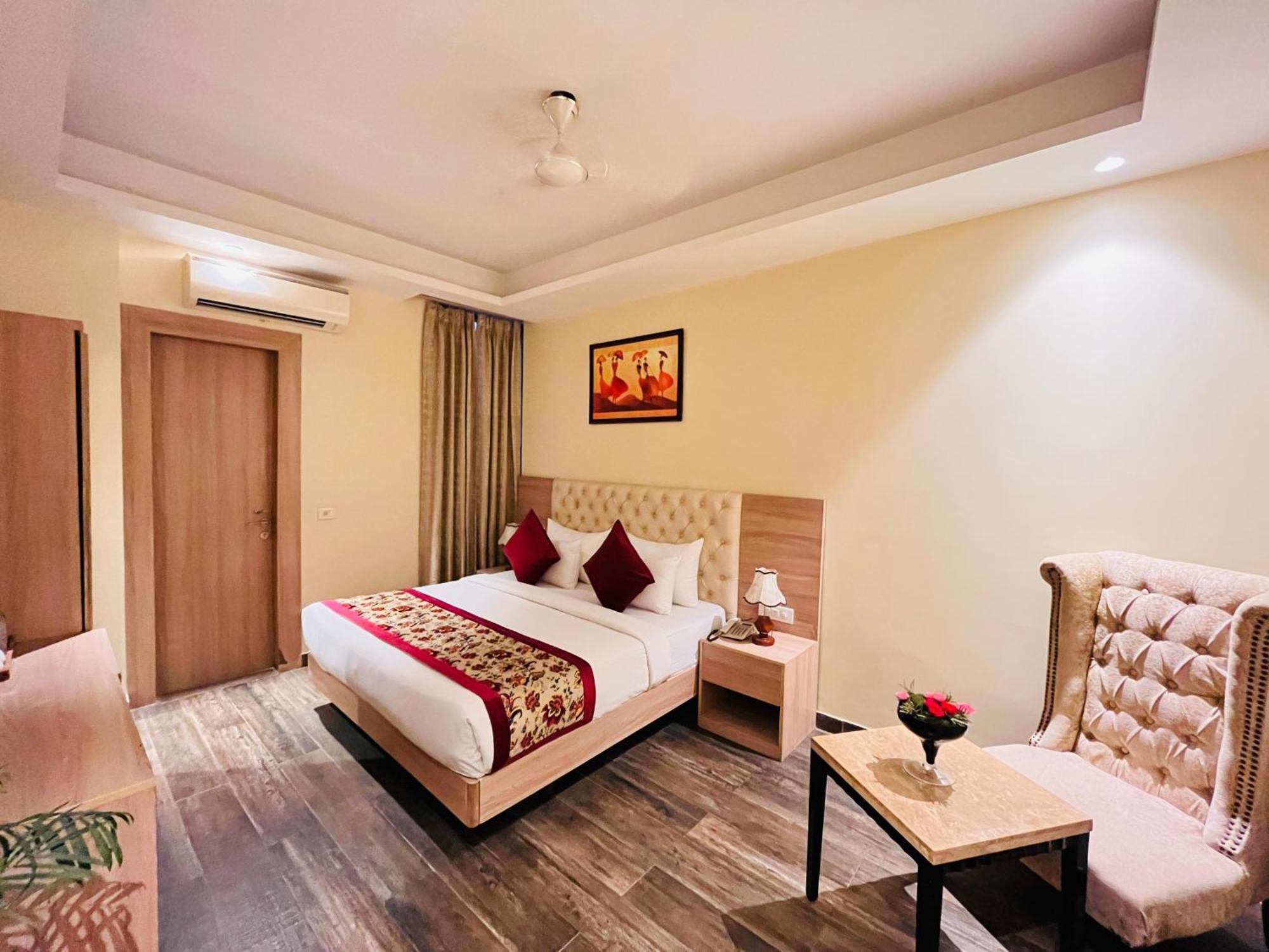 Hotel Banz Near Indira Gandhi Airport Delhi New Delhi Exteriör bild
