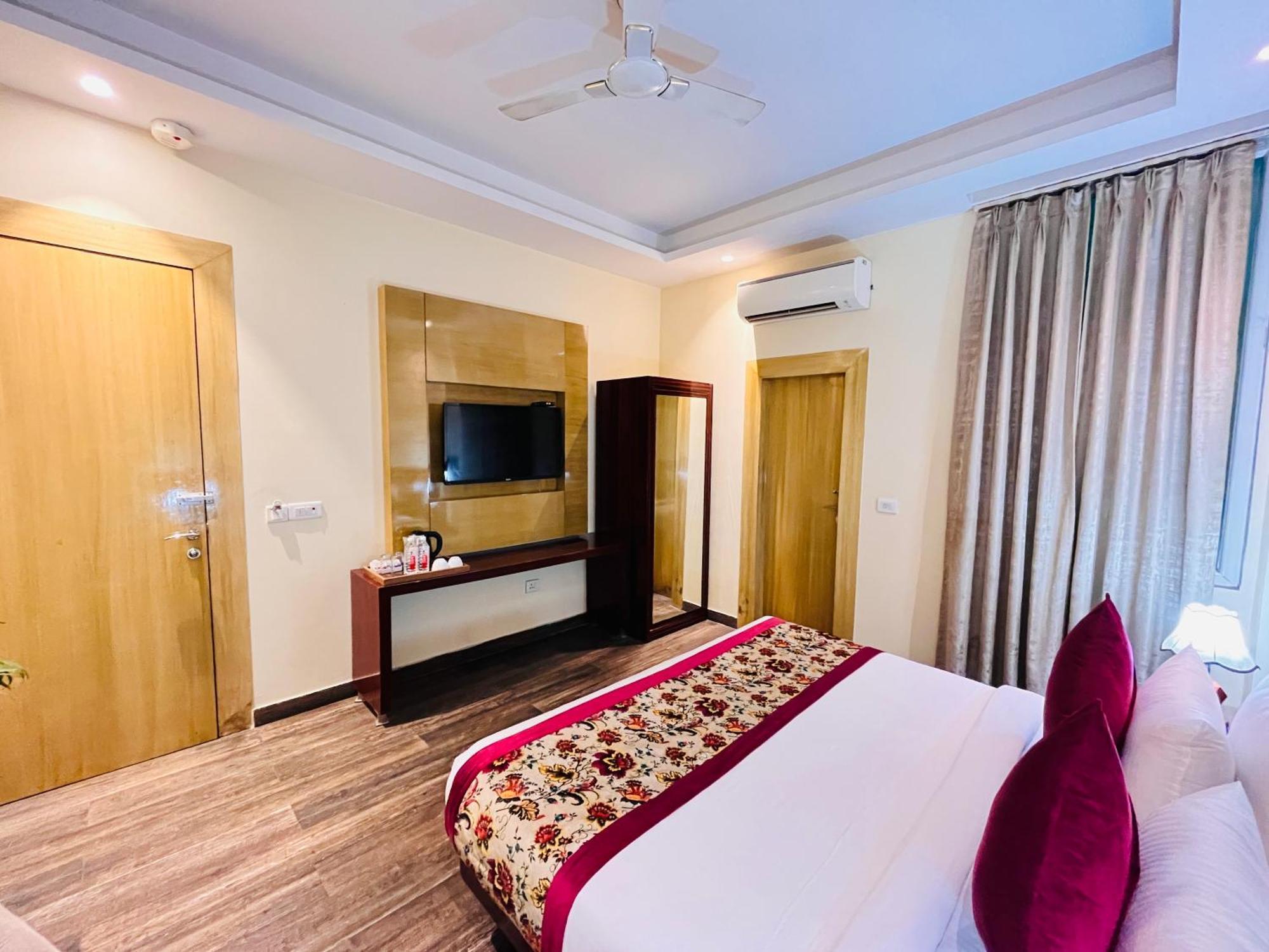 Hotel Banz Near Indira Gandhi Airport Delhi New Delhi Exteriör bild